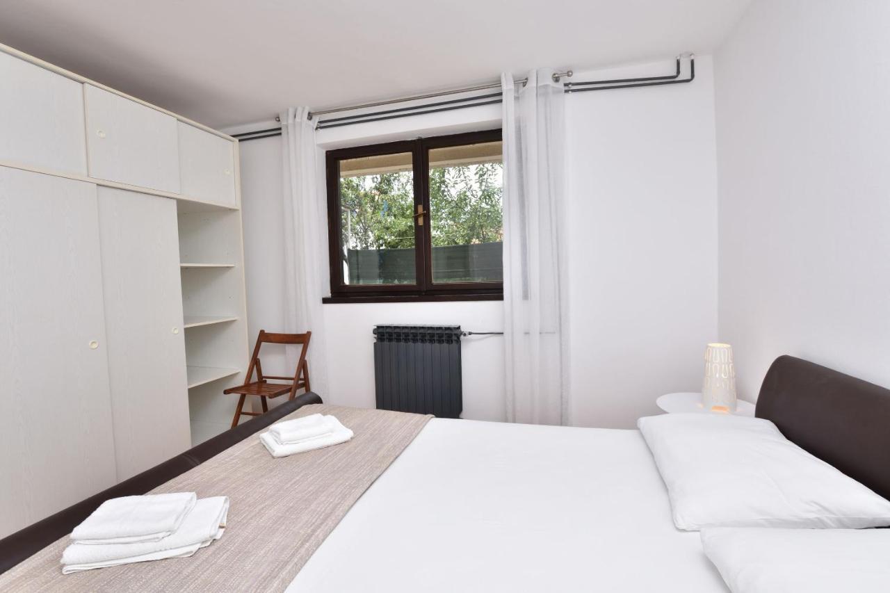 Apartment Ivan Primosten Exterior photo